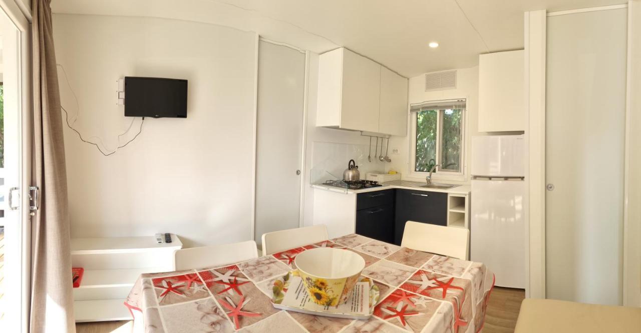 Camping La Rocca Manerba del Garda Exterior foto