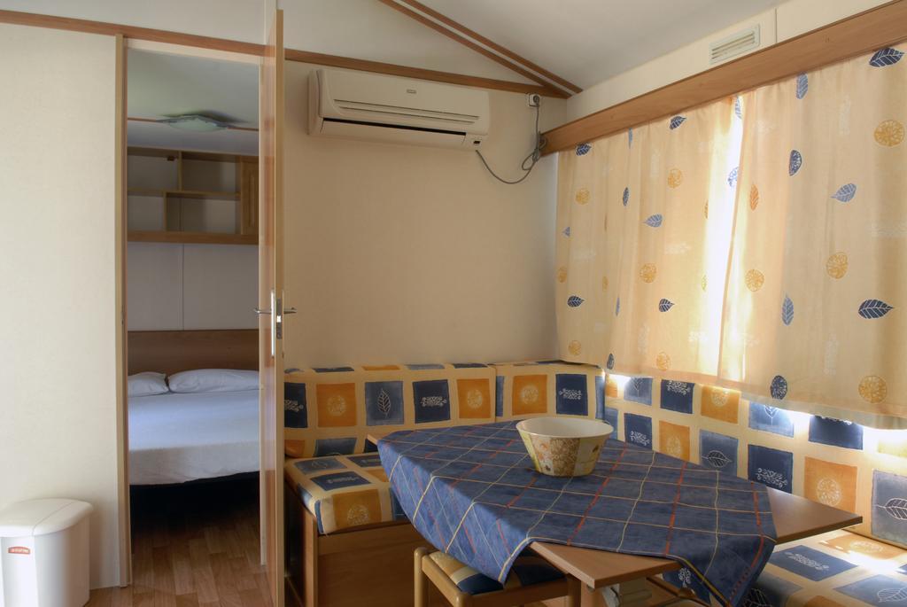 Camping La Rocca Manerba del Garda Exterior foto