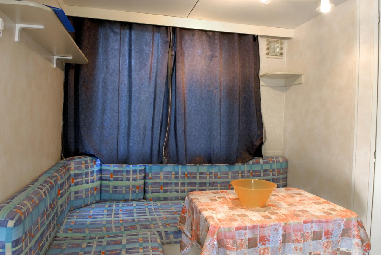 Camping La Rocca Manerba del Garda Exterior foto